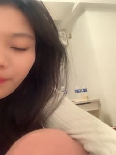 来吧展示露脸黑丝情趣CC妹妹在床上被小哥们调教蹂躏，还有好姐妹观战，很的骚穴被大鸡巴爆草抽插浪叫不断第02集}