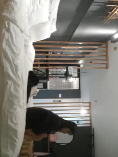 2021.12.19【换妻探花】今晚约了一对小夫妻，气质美少妇先打扑克，聊聊天培养感情，交换淫乱4P一起爆操}
