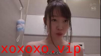 ま闭门不出的我让青梅竹马每天都穿动漫服装.}