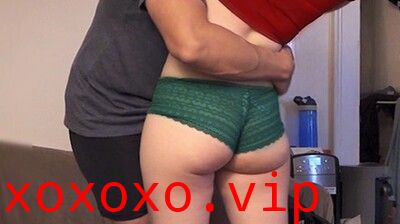 与一个可爱的日本女孩う做爱.}